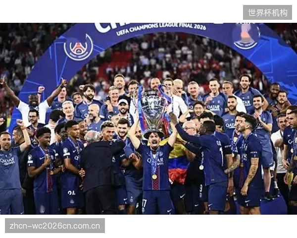 巴黎圣日耳曼五名球员入选赛季最佳阵容,维蒂尼亚当选赛季最佳球员。 巴黎圣日耳曼五名球员入选赛季最佳阵容,维蒂尼亚当选赛季最佳球员。